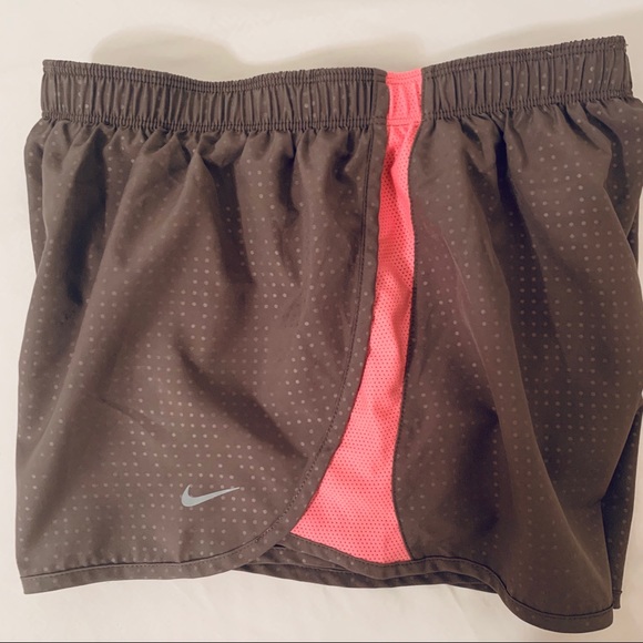 Nike Dri- fit women’s sports shorts size S - Picture 4 of 6